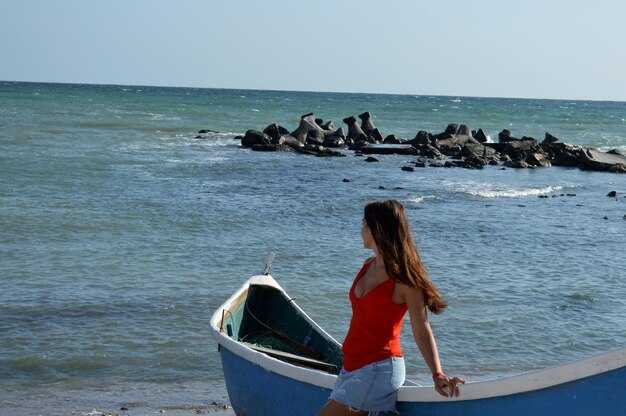 Weather, tides, and currents to plan safe passages along the Spanish Atlantic