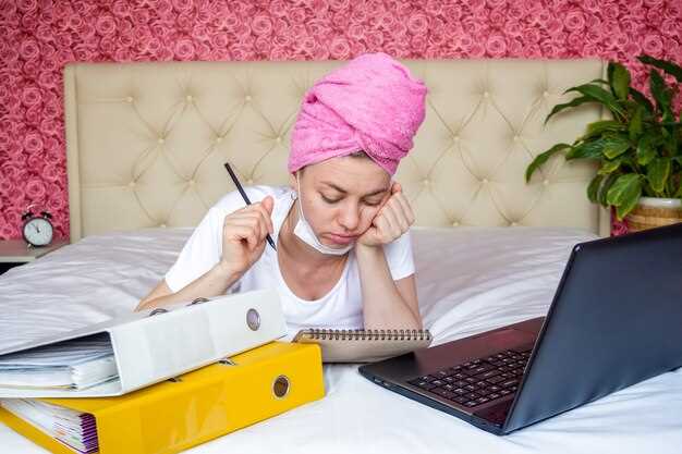 Communication plan: offline maps, family check-ins, and message templates