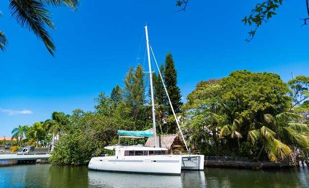 The 10 Best Sailboat Rentals & Charters in Marathon, Florida