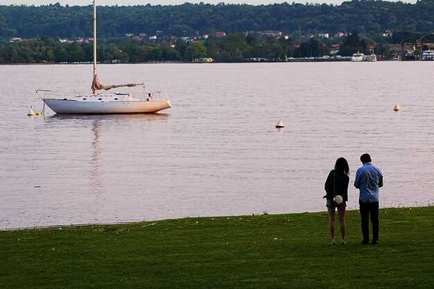 Finding a Supportive Liveaboard Community and Safety Resources