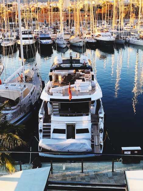 The Best Yacht Rentals in Chicago | Luxury Charters & Top-Rated Boats