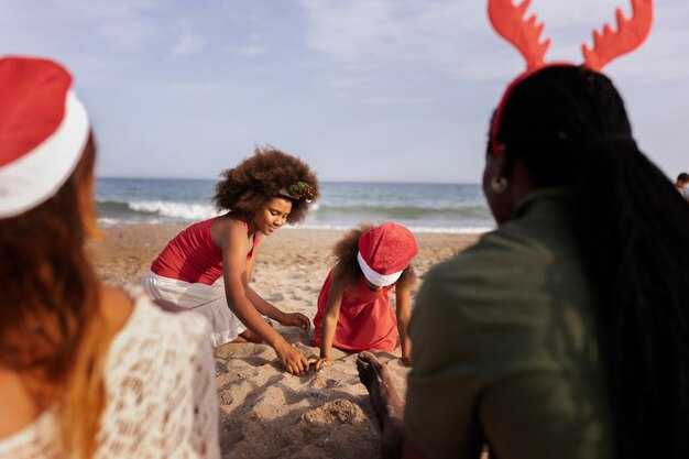 Key dates, tickets, and viewing logistics for the 2025 Newport Beach Christmas Boat Parade