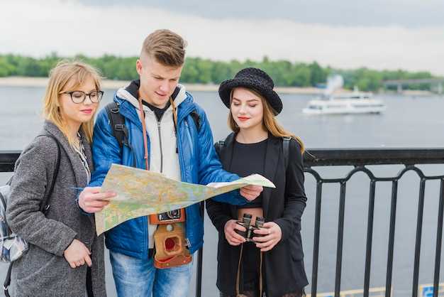 Explore Boathouse Bar Lounge: The 4 Signature Live Music Drinks