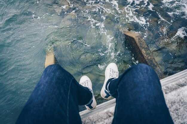 Safety considerations during rising and falling tides for swimming and boating