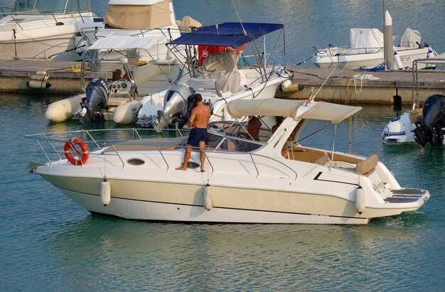 Electronics and safety gear: sonar compatibility, radar readiness, and display visibility