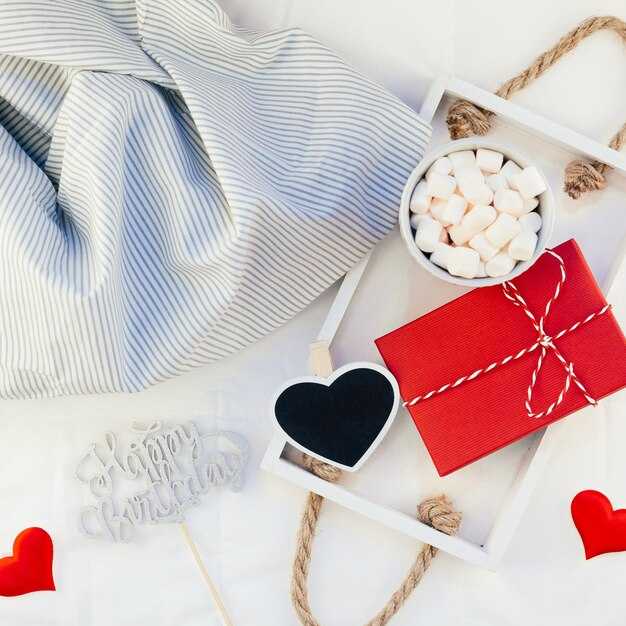 Lightweight, foldable dive knife with magnetic sheath for quick access