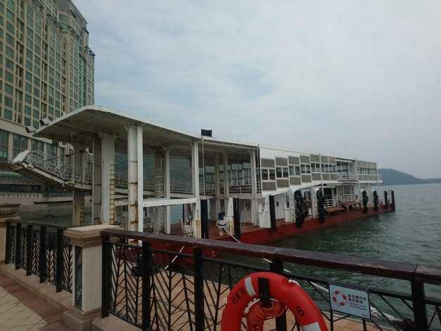 Compare Whale Watching Options: duration, departure points, boat size, and peak viewing times