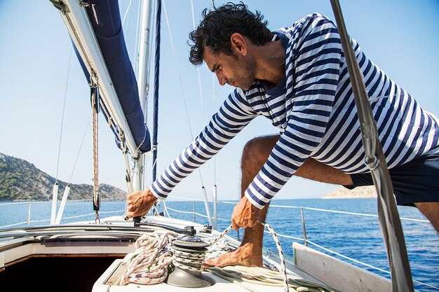 Tip 9–Tip 10: Safety procedures, local regulations, and reef-friendly practices