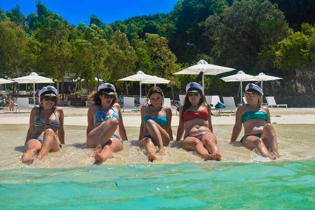 Glass-Bottom Boat Tour: What You’ll See, Equipment Needed, and Age Guidelines