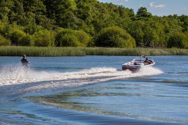 Choosing the Right Boat for Your Skiing Experience