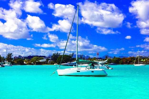 Top Caribbean Boating Destinations for 2025 – Best Places to Sail, Yachting, and Island-Hopping