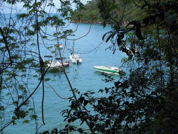 Major marinas and fueling points