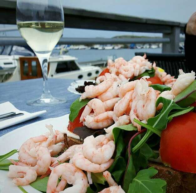 Fresh Seafood Spotlight: Daily Catch, Sourcing, and Preparation Methods