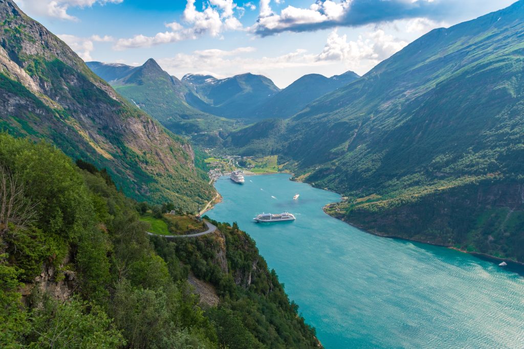 Objevte kouzlo jachtingu v norských fjordech