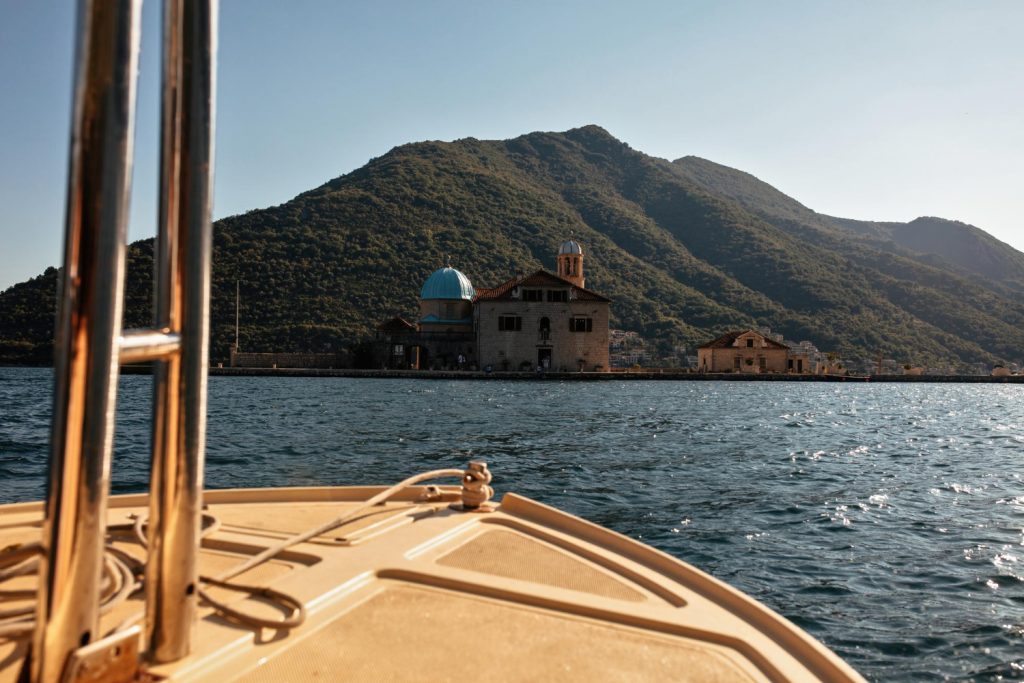 Beste plaatsen om te zeilen in Montenegro