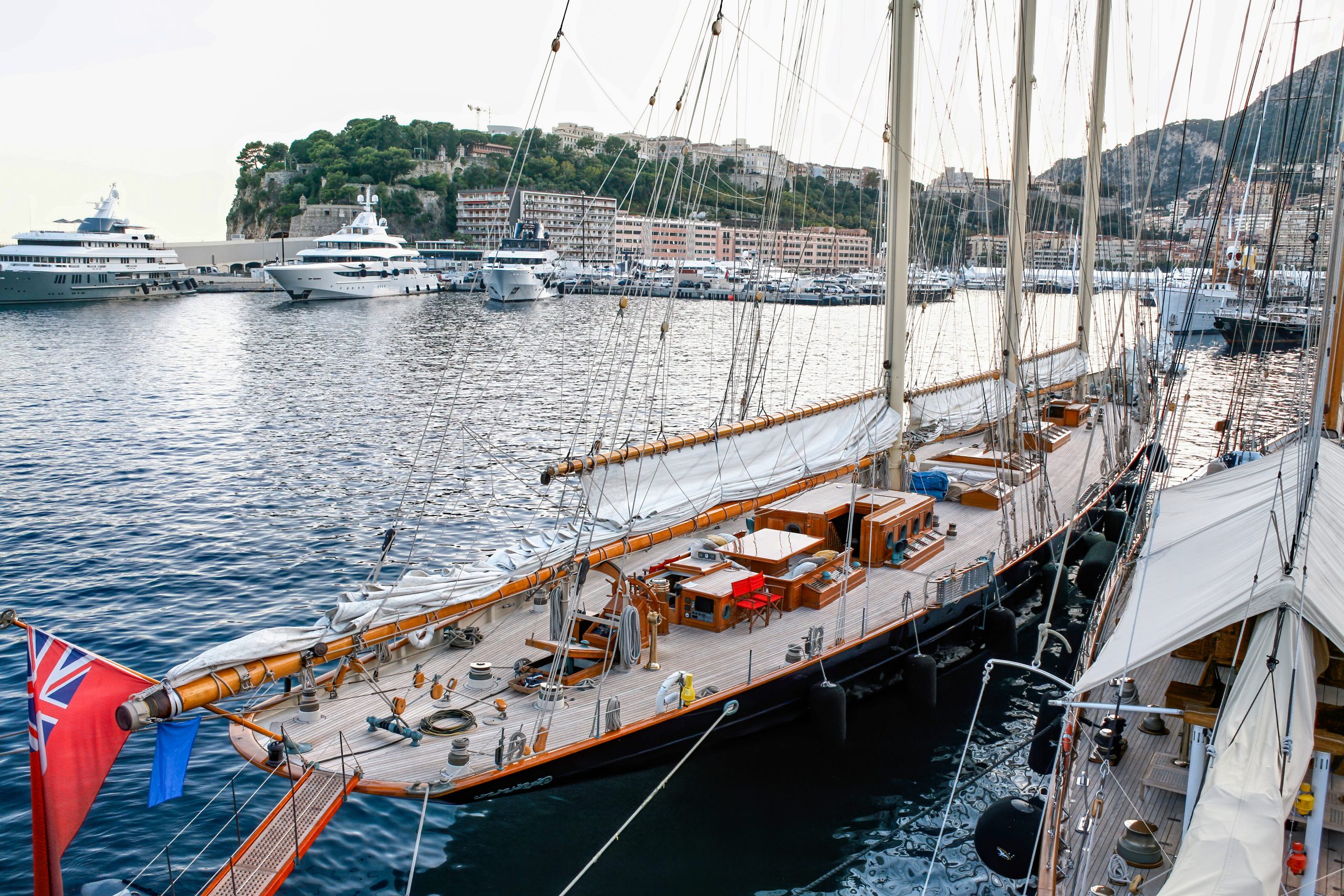 Entdecken Sie den Port de Fontvieille: Monacos exklusiver Jachthafen