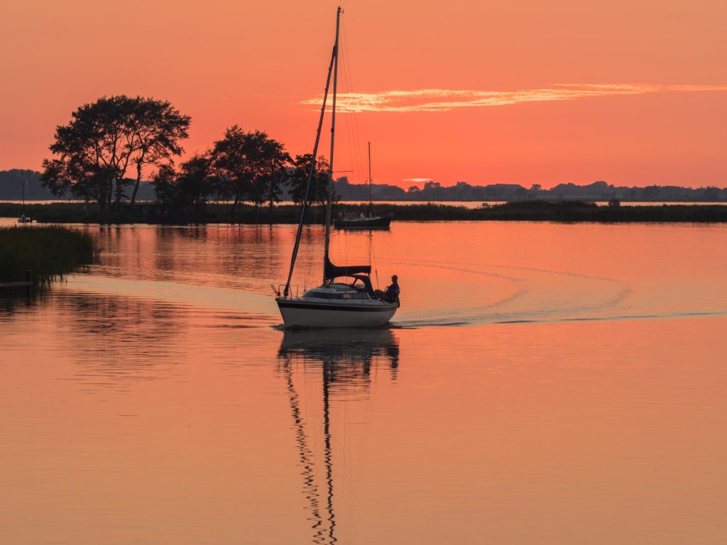 Boating and Watersports in South Africa: A Complete Guide to Coastal Adventures