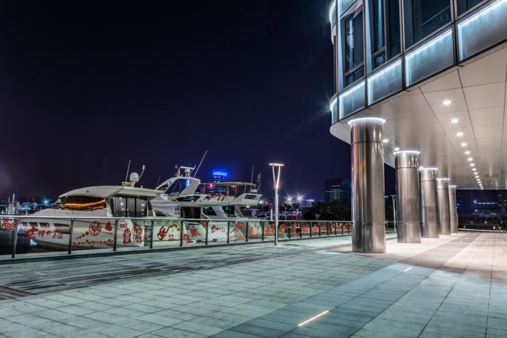 After Midnight Charter Yacht: En stilfull charterbåt som matchar Miamis stil