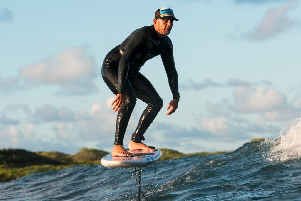 Pranchas de surf eléctricas: Uma adição moderna à caixa de brinquedos de qualquer iate