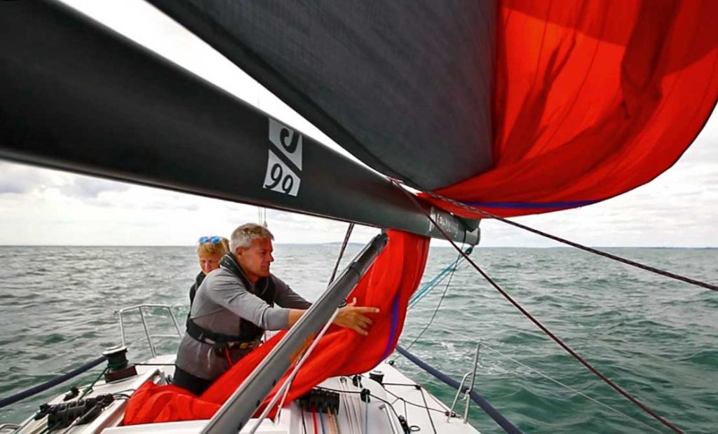 Mastering Spinnaker Sailing for All Crew Sizes