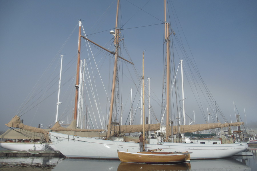 Efficient Methods for Unstepping a Boat’s Mast