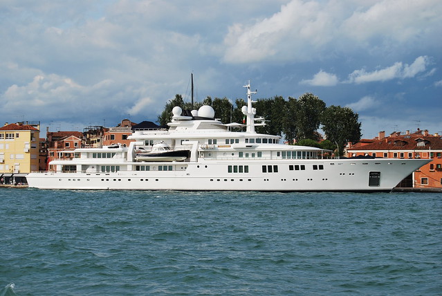 Exploring TATOOSH Yacht Charter: Key Features and Booking