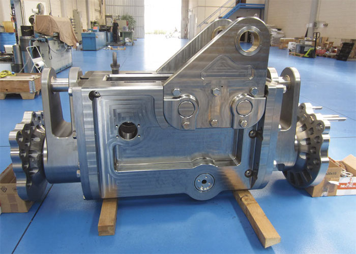 Exploring Advanced Hydraulic Systems in Yachting
