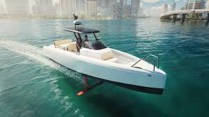 Majority of Boat Owners Open to Electric Options