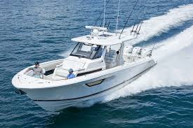 Pursuit S 388 Sport: A New Paradigm in Boating