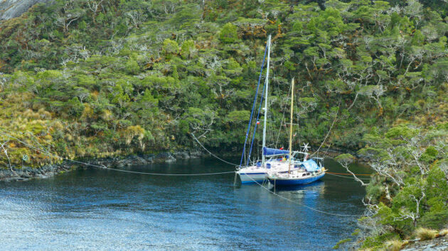 How to Secure a Boat Using Shore Lines
