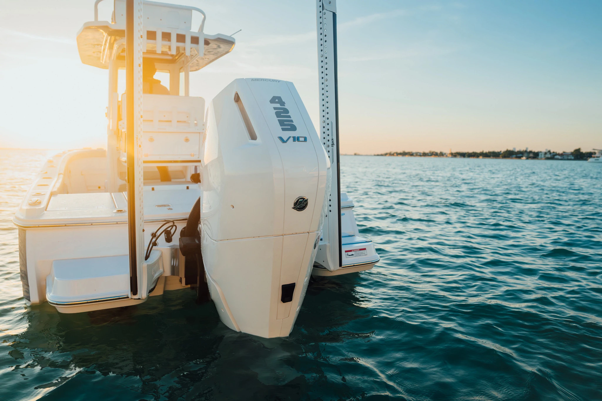 New Innovations in High-Performance Outboard Engines
