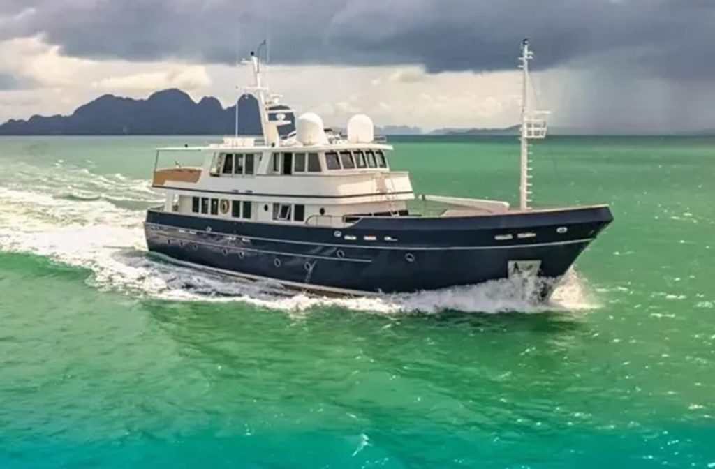 Jimmy Buffett’s Expansive Cheoy Lee Yacht Auction