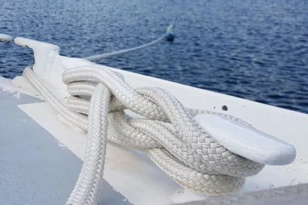 How to Effectively Set Up and Recover a Mooring Line