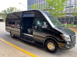 Premium O’Hare Limo Services Enhanced for Travelers
