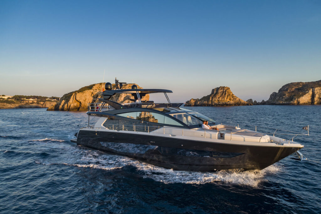 Immerse Yourself in the Pearl 80 “Omnia” Luxury