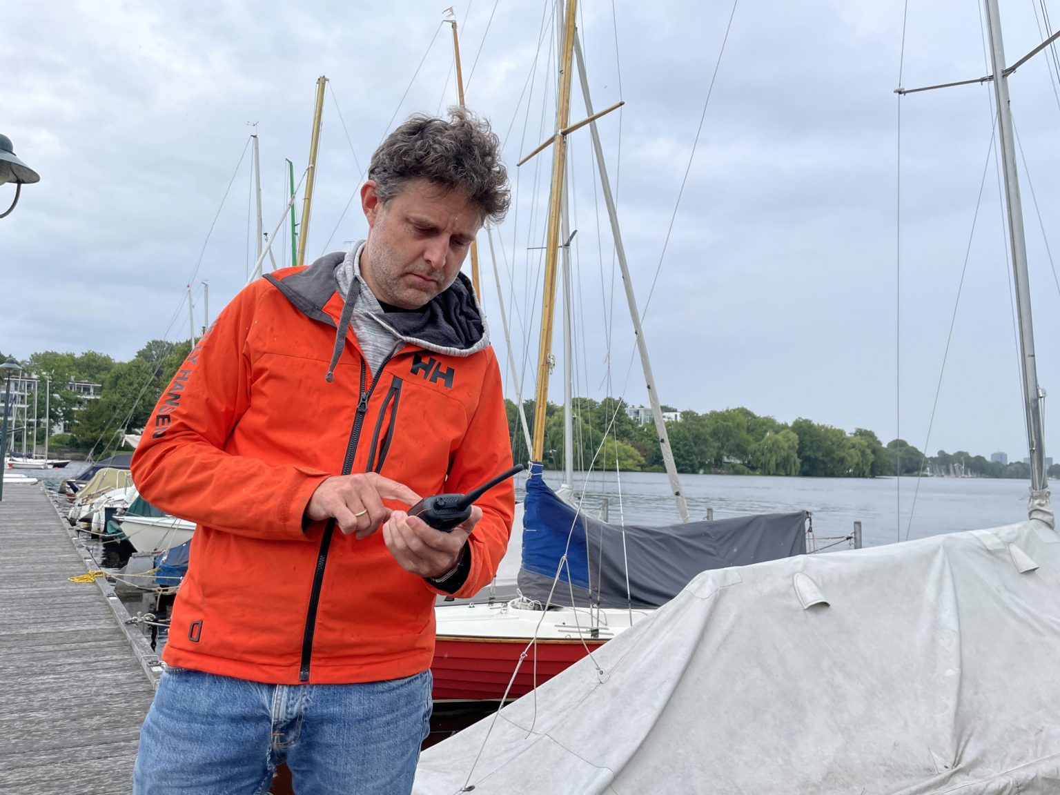 Top 10 Handheld VHF Radios for Adventurers