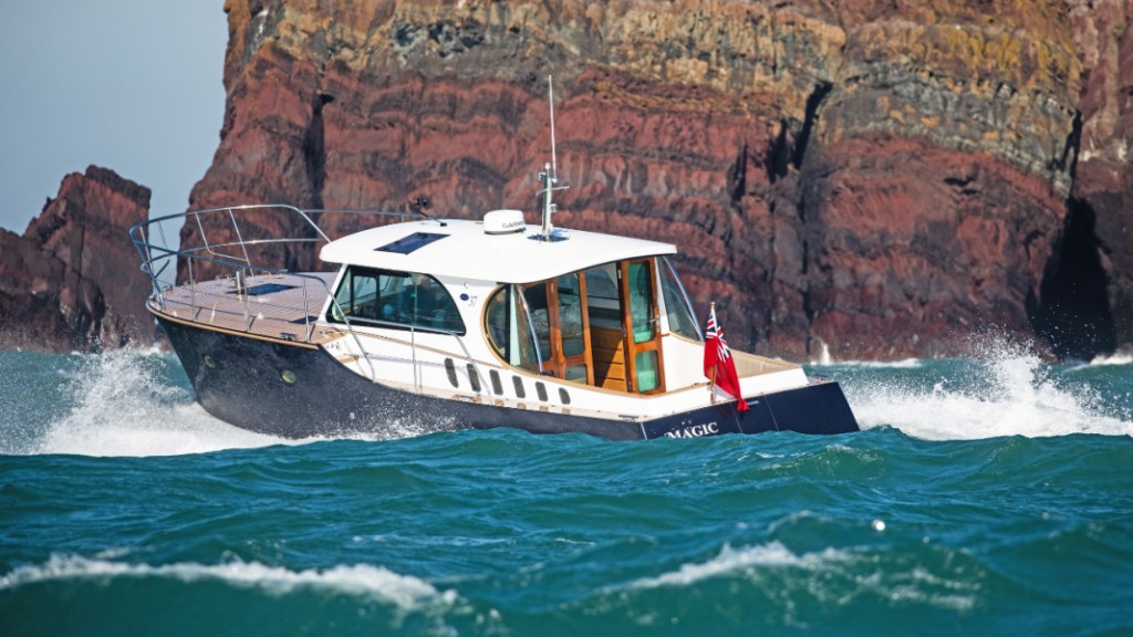 Innovations in Classic Motorboats: New Designs and Trends