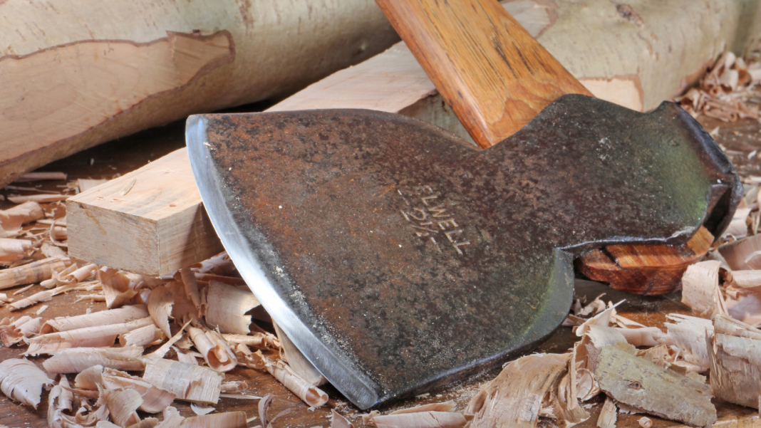 Revitalizing Traditional Boatbuilding Tools: The Kent Axe