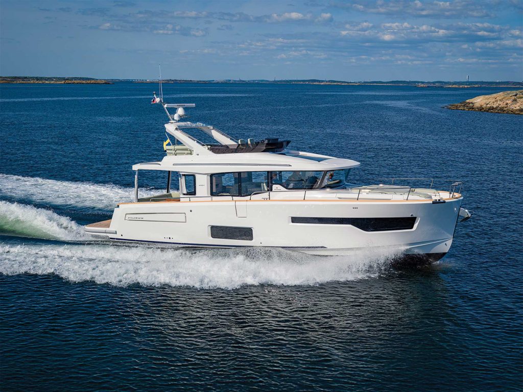 Discover the Thrill of the 2025 Nimbus 495 Flybridge