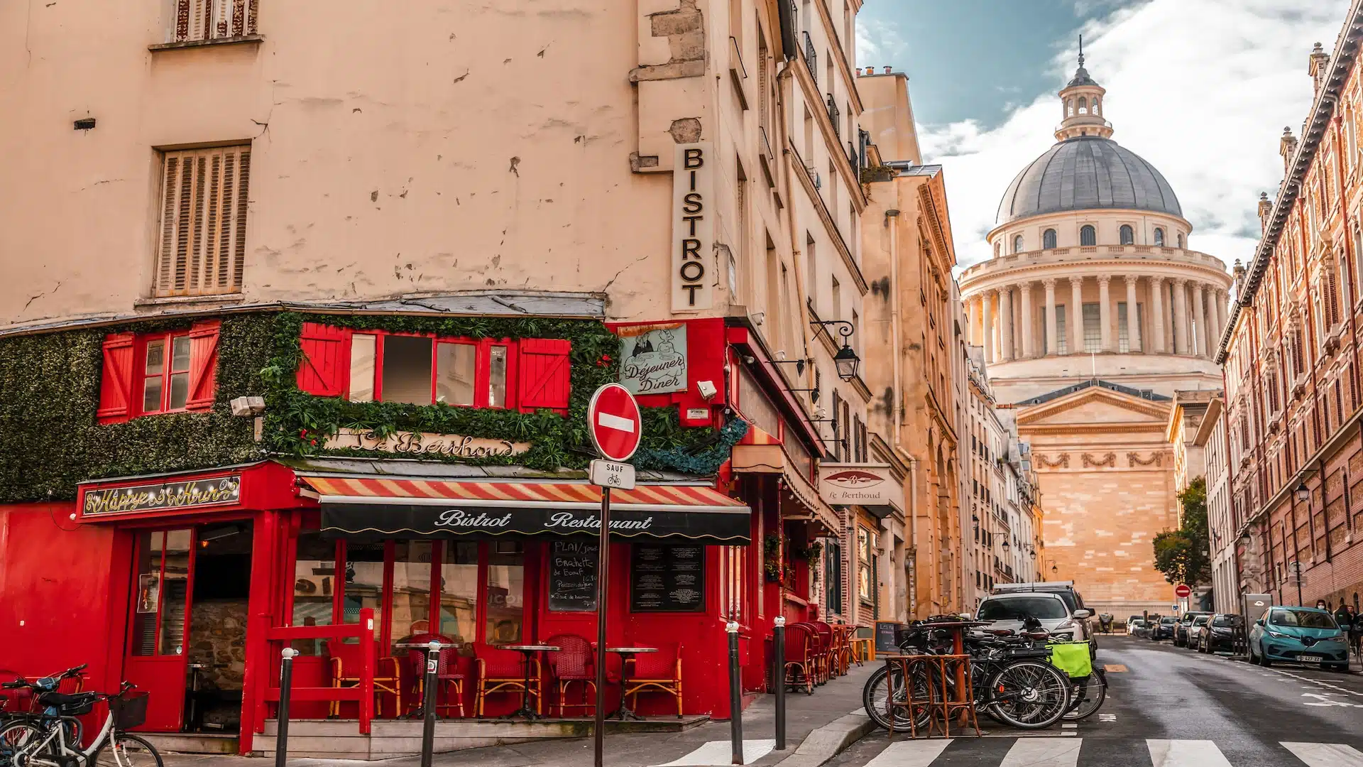 12 Must-See Free Experiences in Paris That Outsmart Tourist Crowds