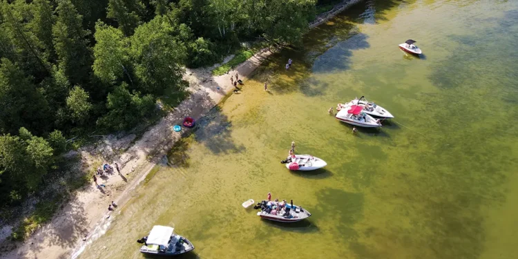 A Journey Through the Top U.S. Boating Spots for 2025