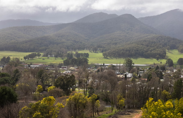 How Victoria’s Largest Manhunt Affects Alpine Tourism and Local Trade