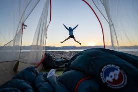 What Sets Travelers Apart from Tourists on Their Adventures