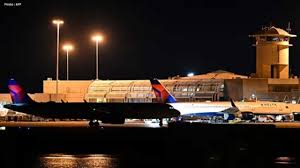 US Government Shutdown Triggers Flight Delays and Affects Travel Decisions