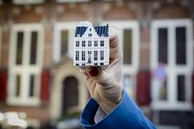 KLM Unveils New Delft Blue House Honoring Century-Old Transatlantic Connections