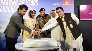Emirates Lança B777 Aprimorado com Classe Econômica Premium para Aniversário de Karachi