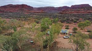 Recherche en cours en Australie centrale pour un couple disparu près du Finke Gorge