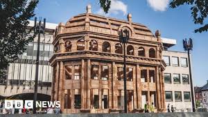 Doi americani colaborează la instalația unică de memorial dedicată Blitz-ului din Coventry