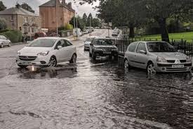 Znaczne opady deszczu powodują zakłócenia w transporcie w Edynburgu