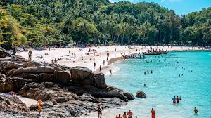 Freedom Plajı'nda Yaşanan Trajik Boğulma, Phuket'teki Güvenlik Endişelerini Vurguluyor